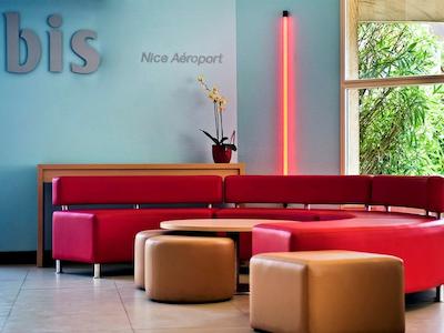 هتل ایبیز نیس ارپرت پرمناد