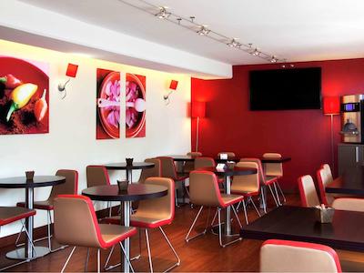 هتل ایبیز نیس ارپرت پرمناد