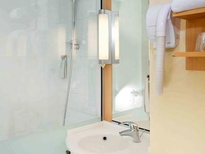 هتل ایبیز کویمپر