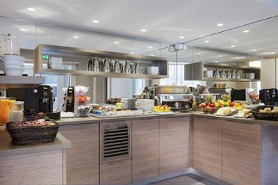 تیم هتل اپرا بلانچ فونتین