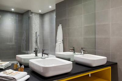 تیم هتل اپرا بلانچ فونتین