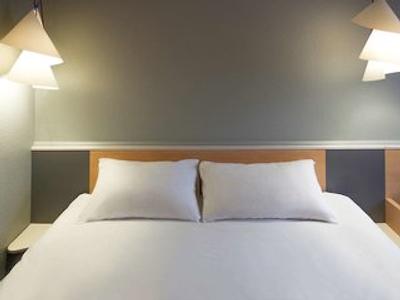 هتل ایبیز لین جرلاند موسی دز کنفلونسز