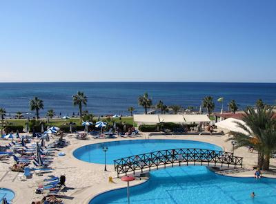 کفالز بیچ توریست ویلیج