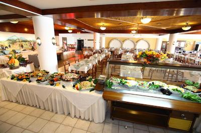 کفالز بیچ توریست ویلیج