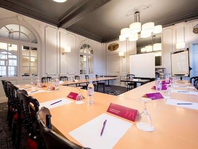 مرکور ردز کاددرال