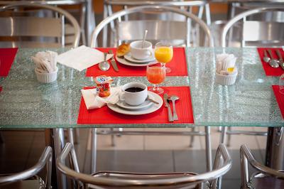 اداجیو اکسس پاریس سنت-دنیس پلیل