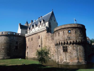 ایبیز استیلز نانتز سنتر پلاس گراسلین