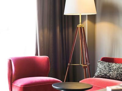 ایبیز استیلز نانتز سنتر پلاس گراسلین