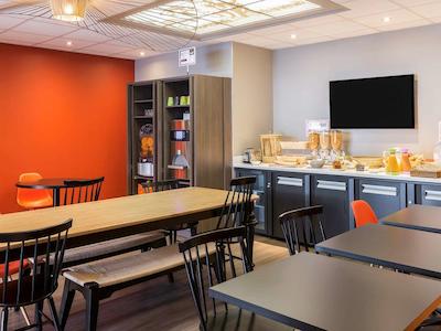 ایبیز استیلز نانتز سنتر پلاس گراسلین