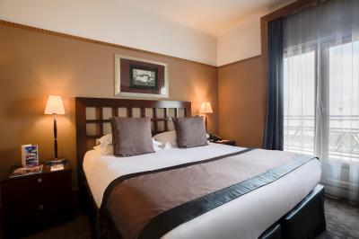 بست وسترن مرسدس آرک دی تریومف