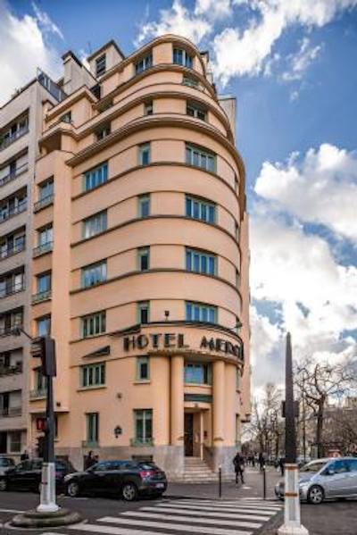 بست وسترن مرسدس آرک دی تریومف