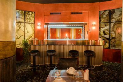 بست وسترن مرسدس آرک دی تریومف