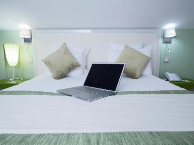 هتل کریاد پاریس 18-پورت د سلیگنانکورت-مونمارتر