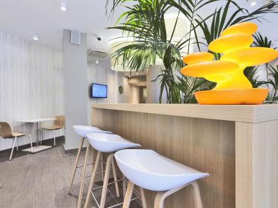 هتل کریاد پاریس 18-پورت د سلیگنانکورت-مونمارتر