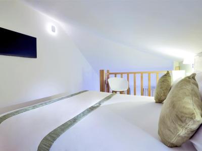 هتل کریاد پاریس 18-پورت د سلیگنانکورت-مونمارتر