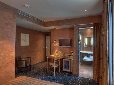 هتل دز چامپز-الیسیز