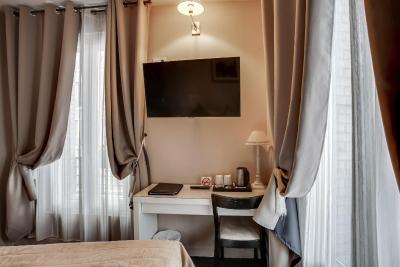 هتل د بلوون پاریس