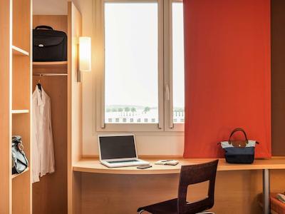 هتل ایبیز مارن-لا-والی وال دورپ