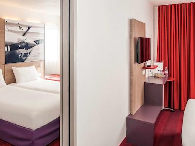 هتل ایبیز استیلز نیس ارپرت ارناز