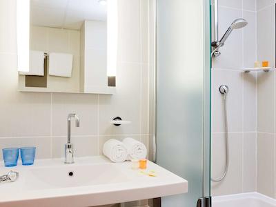 هتل ایبیز استیلز نیس ارپرت ارناز