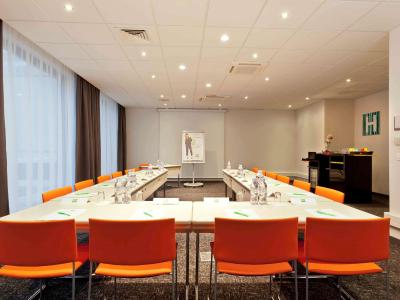 ایبیز استیلز پاریز پرت درلینز