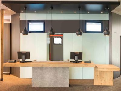 هتل ایبیز نانتز سنتر تور برتان