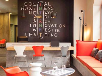 هتل ایبیز نانتز سنتر تور برتان