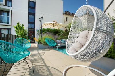 لز جاردینز د مادمویسل