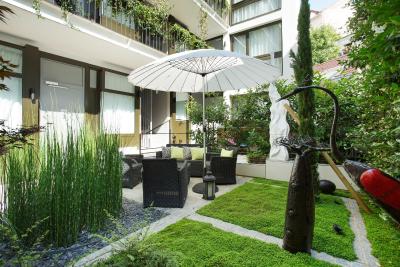 لز جاردینز د مادمویسل