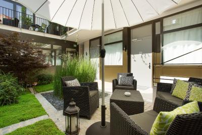 لز جاردینز د مادمویسل