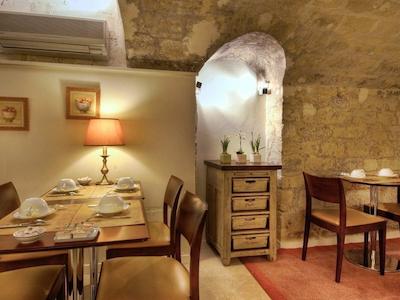 فرانس آلبین