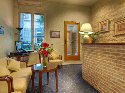 فرانس آلبین