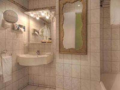 فرانس آلبین