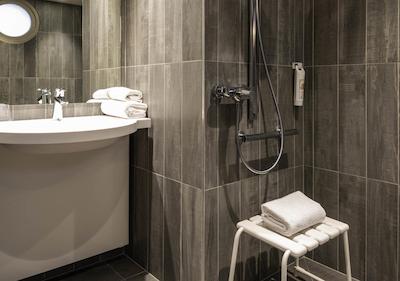 آیبیس پاریس آلسیا مونپارنس