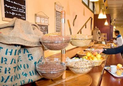 آیبیس پاریس آلسیا مونپارنس