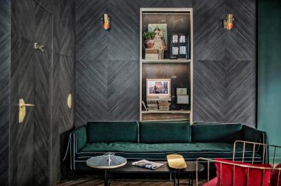 هاندسُم بای الگانشیا