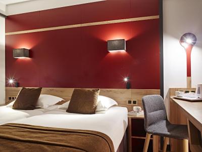 مدیان پاریس کانگرس