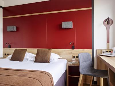 مدیان پاریس کانگرس