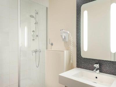 هتل ایبیز پاریز پر لاچیس