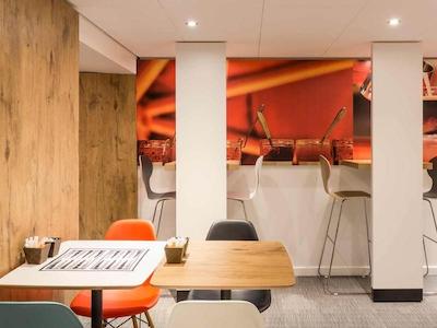 هتل ایبیز پاریز پر لاچیس