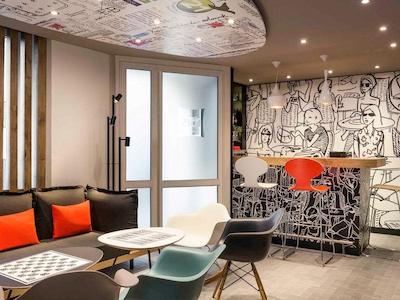 هتل ایبیز پاریز پر لاچیس