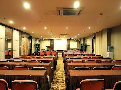 جولی پلازا اینترنشنال هتل