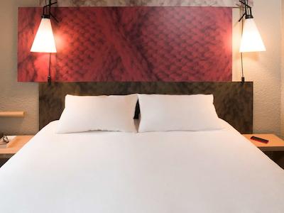 هتل ایبیز والنس سود