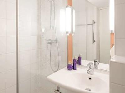 هتل ایبیز والنس سود