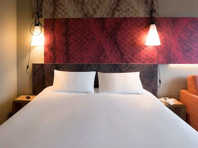 هتل ایبیز والنس سود