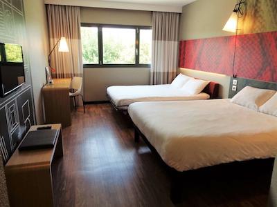 هتل ایبیز والنس سود