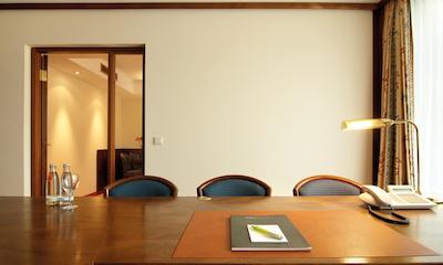 لیوینگ هتل ویسنسی