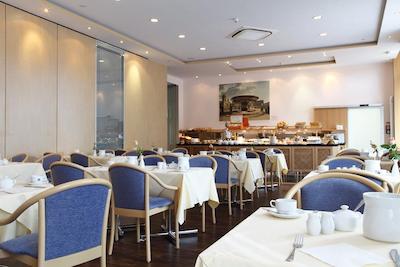 لیوینگ هتل ویسنسی