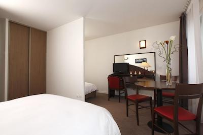 اپارات سیتی پاریس کلیشی مایری