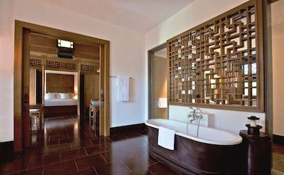 امان ات سامر پالاس